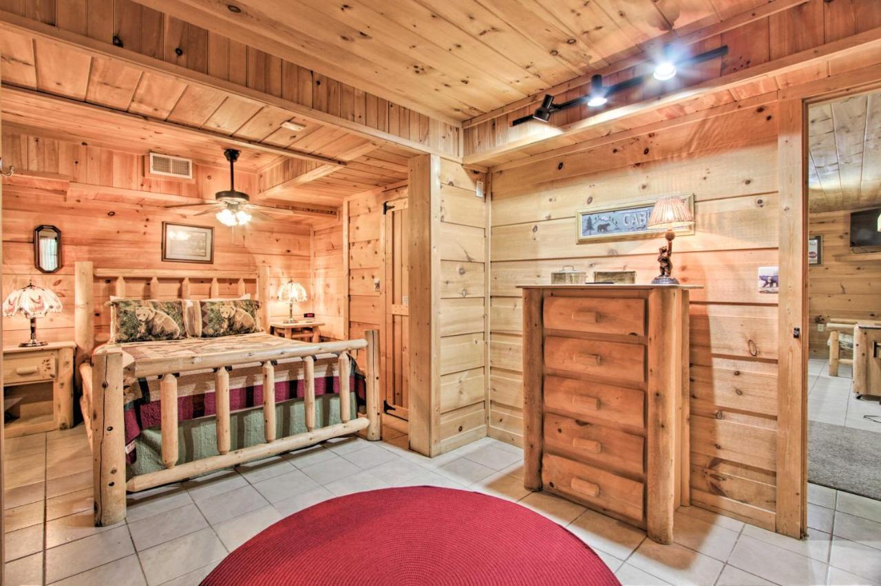Villa A-Frame Cabin with Hot Tub Less Than 1 Mi to Ober Gatlinburg! Exterior foto