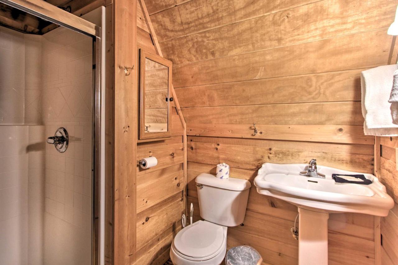 Villa A-Frame Cabin with Hot Tub Less Than 1 Mi to Ober Gatlinburg! Exterior foto