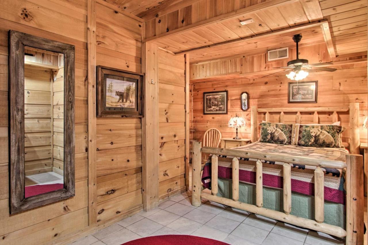 Villa A-Frame Cabin with Hot Tub Less Than 1 Mi to Ober Gatlinburg! Exterior foto